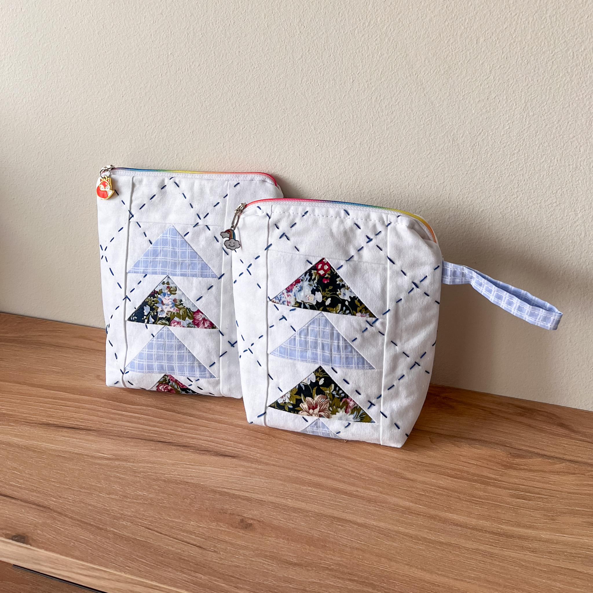 Mini saszetka z trójkątami - obrazek 4