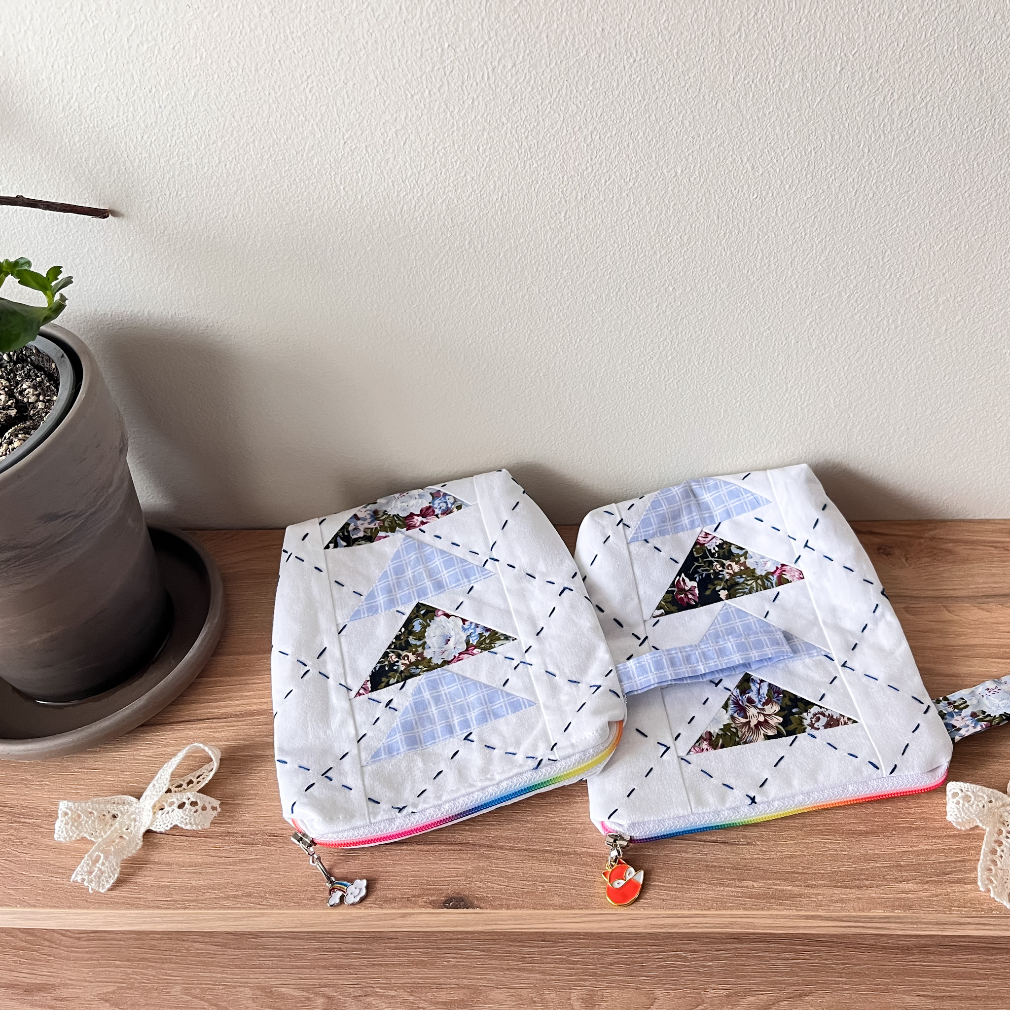 Mini saszetka z trójkątami - obrazek 5