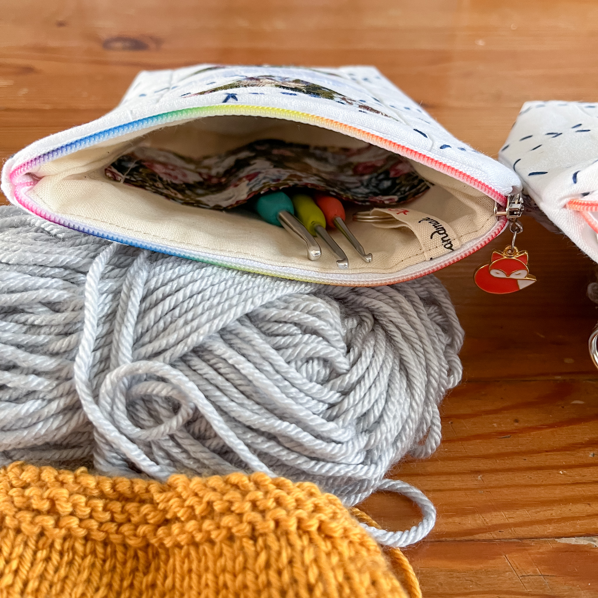 Mini saszetka z trójkątami - obrazek 3